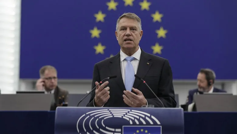 Decrete semnate de Iohannis privind eliberarea din funcție a unor consilieri