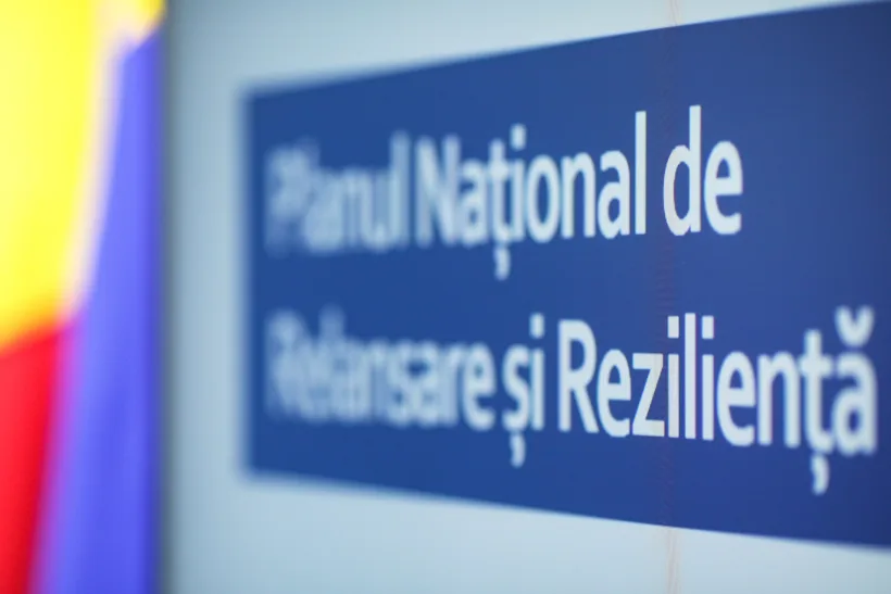 Comisia Europeană aprobă revizuirea PNRR: Autostrada A7 și opt spitale noi rămân în plan