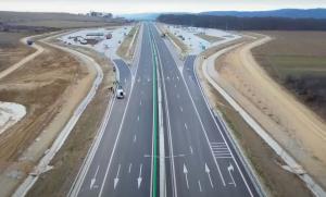 Ciolacu promite „cu mult peste 100 de noi kilometri de autostrăzi şi drumuri expres inaugurate în 2024”