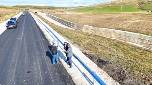 Drumul dintre Valea Mărului și Măcișeni, pus în siguranță după o intervenție complexă a CJ Galați