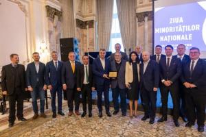 Marcel Ciolacu premiat de minorități