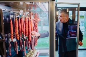 Cârnații de Pleșcoi apar din nou în topuri gastronomice internaționale