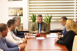 Microbuze electrice noi destinate elevilor din județul Călărași