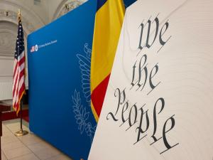 ”We the People”, o expoziție fotografică itinerantă care marchează aniversarea unui sfert de secol de Parteneriat Strategic dintre Statele Unite ale Americii și România