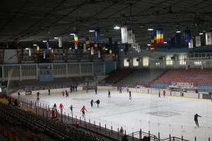 Guvernul a aprobat construirea unui stadion la Oradea și modernizarea patinoarului din Galați