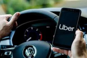 Europarlamentarul român Andi Cristea a cerut în Parlamentul European să fie oprite „țepele de pe Uber și Bolt”