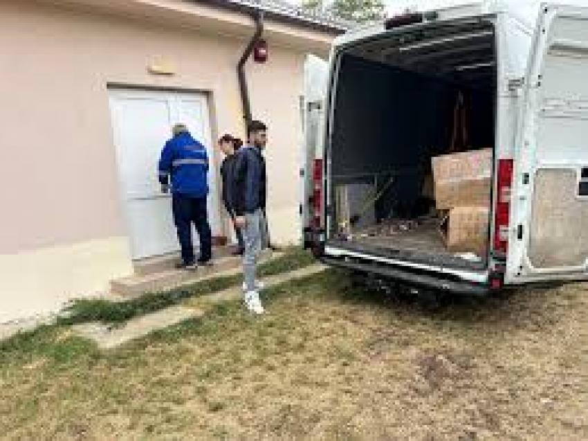 Fondul de carte al Bibliotecii din comuna Priseaca a fost îmbogățit, cu 4.000 de volume