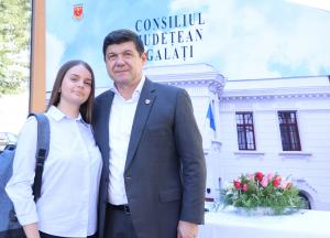 Elevii cu rezultate remarcabile, premiați de Consiliul Județean Galați