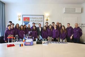 Trofeul Recunoștinței pentru tinerii care au urcat Timișul pe podiumul mondial al roboticii!