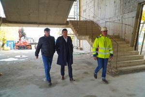 Au început lucrările de montare a panourilor decorative la noul Muzeu de Artă Vizuală din Galați