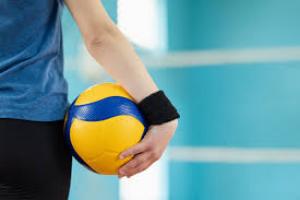 Sport și relaxare. În centrul orașului Galați se desfășoară un turneu internațional de volei pe plajă