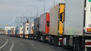 Infotrafic. Au fost introduse restricții de circulație pentru camioane în 14 județe